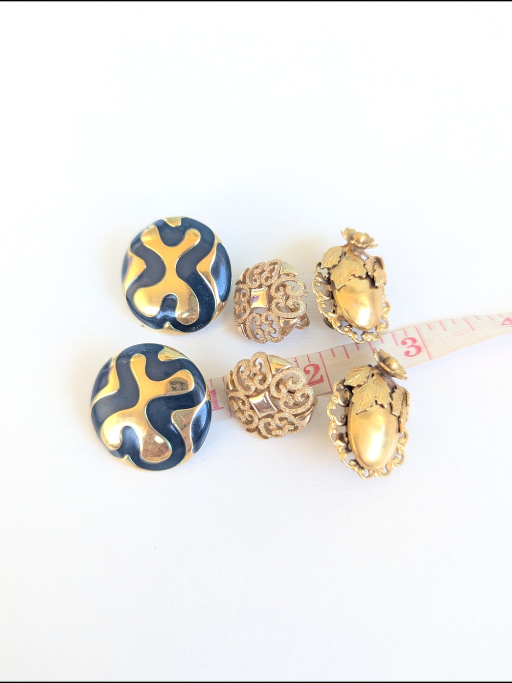 Round Black and Gold Statement Clip-On Earrings - Women Jewelry (Bundle) - Picture 8 of 8